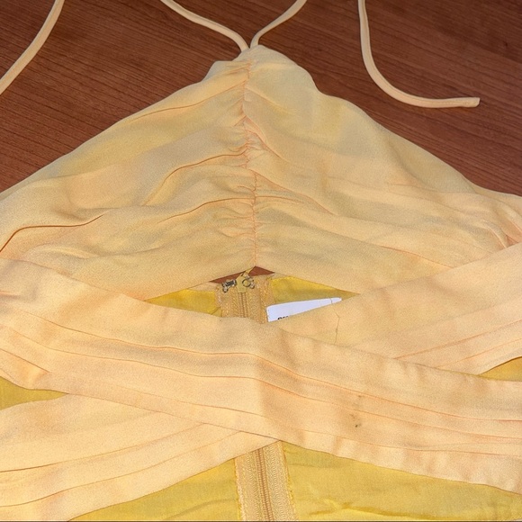 💛harlie halter top in yellow💛 - Picture 7 of 10